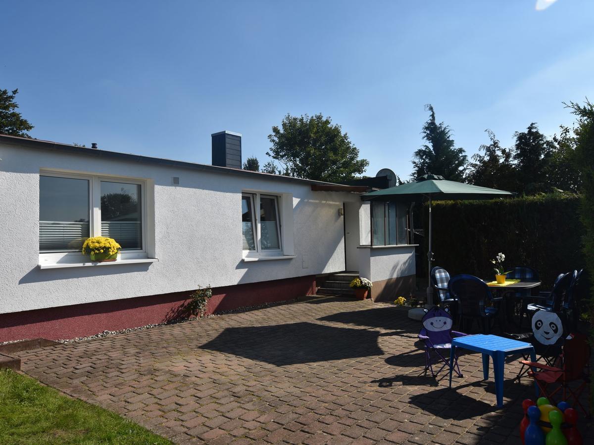 Modern Bungalow In Kroepelin With Garden Villa Exterior photo